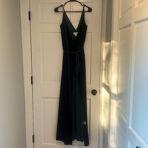 NWT Jenny yoo collection size 8 velvet style emerald green wrap dress.